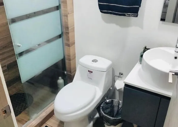 Cozy 2 Bedrooms 18 Min Away From The Airport